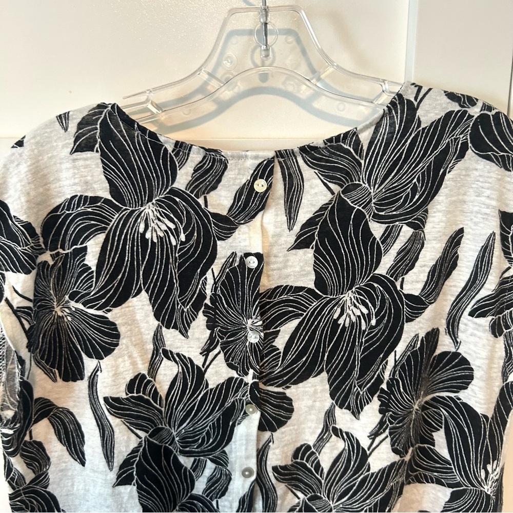 Tahari Women's Black and White Floral 100% Linen Tee in‎ Size L - Picture 6 of 9
